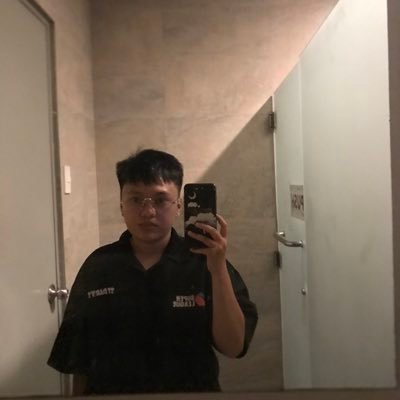 urem999's profile picture. 