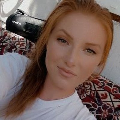 IonelaMaria22's profile picture. 