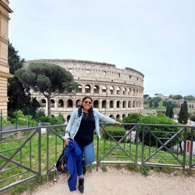 AnaLuzGrenon's profile picture. CM. La Rimolo de la Museología. Hija d 2 personas que amo y admiro, estudiante (eterna), laburante. Hincha d Colon CAMPEÓN, agradecida a Dios por todo esto. ❤🖤