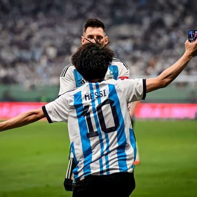 heely's profile picture. VIVO X200 Ultra|没有经历战争的共产党员|投资理财|新零售创业者|两个娃的父亲|TOYOTA Camry 2.0|读书|跑步|健身