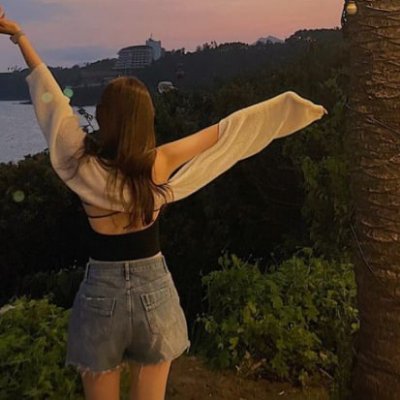 Anny61637310425's profile picture. Honestly