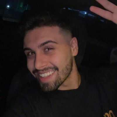 • 21y • ADM - PUCRS • Estudante de mercado financeiro e Valuation