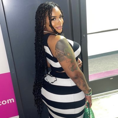 ohthatsshaaa's profile picture. CHEF BAE 👩🏽‍🍳✨ @Shaaas.kitchen PatriciaFOREVER❤️‍🩹