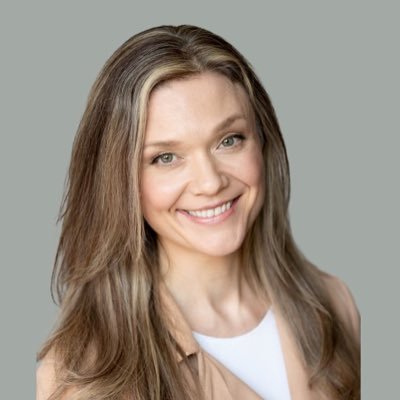 Painter, actress, mother...and green jello enthusiast. Official Ariana Richards Twitter.