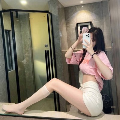 muhamme7174533b's profile picture. 女s在线蹲一个合适一点的男m，可以感情为主，一调为辅，要求跪地为奴，从心底把主人当做女王，合适的话萌新也行，但是不接受25以下的m，有意认主的私聊，主人看见私信回复。 #丝袜 #sm #女王 #网调