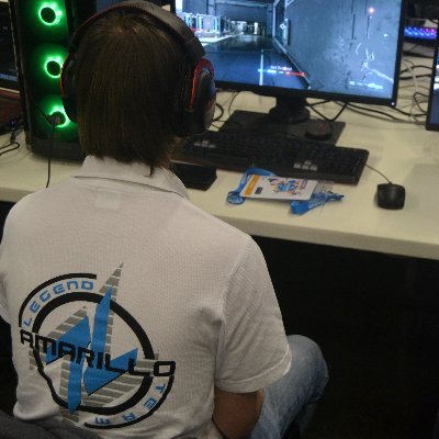 Amarillo (FR),Ingénieur de métier, Futur PRO Halo Infinite - CSGO Casu Team Lëgend.
LAN : 3(Halo) Top9 GA 2023 🤡