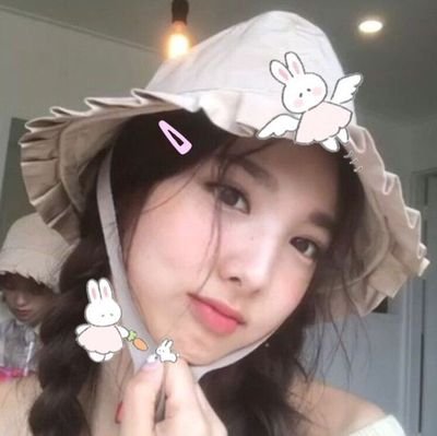 lunaa_cart's profile picture. live, laugh, and love twice