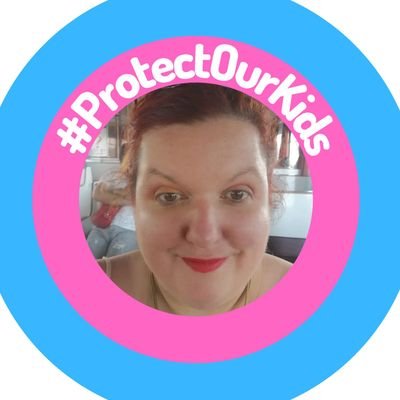 Comms person Topics: puppets, theatre, science, intersectionality & comedy. Southpaw. MA Psychosocial student. Cis, bi, she/they ADHD. Small fat. Obvs my views