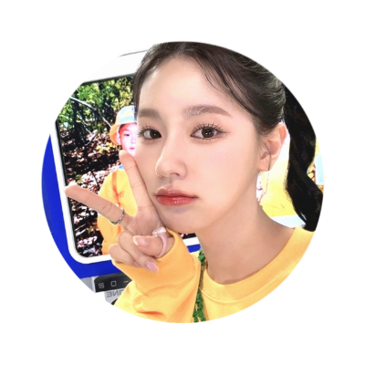 monamourrie's profile picture. 🕛 ⌗ 𝟎𝟎.𝟎𝟎 ᱺ when this song ends, may a new song begin hoping that I’ll be little happier ៸៸