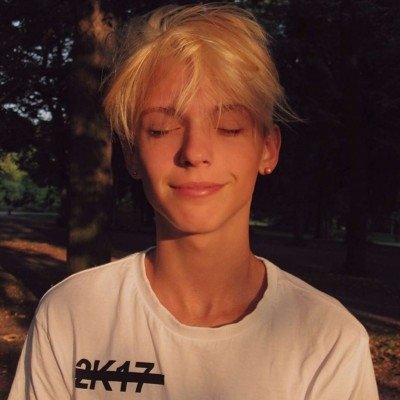 sally_whea90747's profile picture. 