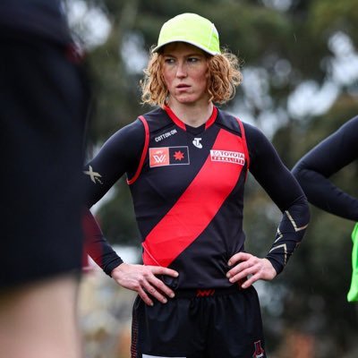 Former Hockeyroo. Olympian. Essendon VFLW. Lover of all things food.