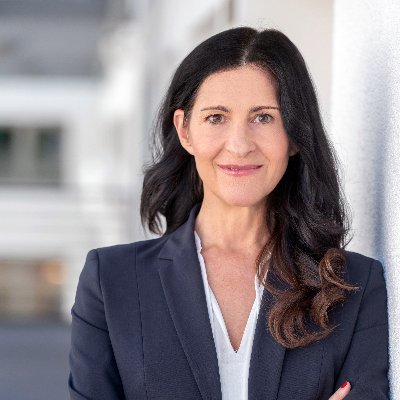 Managing Director | Transformative Leader | Business Psychologist | Business Angel | Podcast Host | Diversity Lead | Investor | MUM ❤️ Yogi