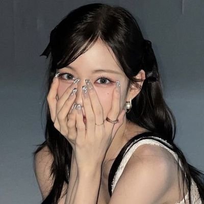 beeyriz's profile picture. ೄ kpopper - she/her
﹫brasileira 🇧🇷