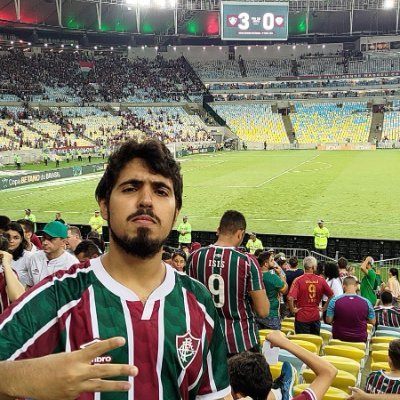 Apenas um velho no corpo de um jovem se aventurando nessa rede social
Ex cp2
Arq & Urb UFF
Fluminense🟢🔴
Campeão da América 2023
https://t.co/iJtrNeB87y 🟧🟩