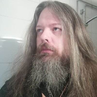 Retro game streamer and sometimes speedrunner. Also i am Black Metalhead and petrolhead.