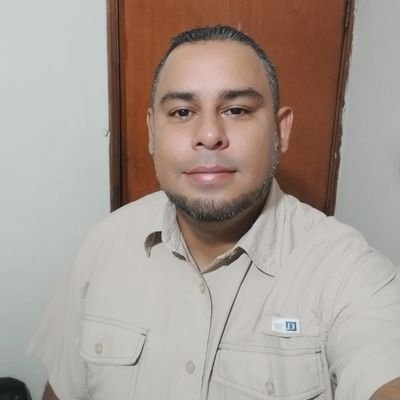 Ingeniero en Petróleo-ingeniero de corazón, amo mi profesión.orgulloso de ser uno más que contribuye a la explotación del ORO NEGRO, energía que Mueve al Mundo.