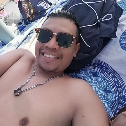 Amante de la Justicia, me encanta la música, compartir con la familia y amigos, salir en bici, ver la TV, hacer senderismo, la playa