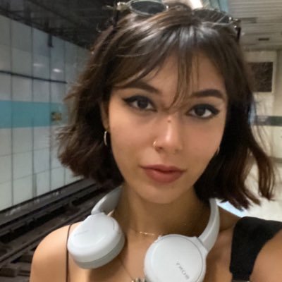 SelinSuar's profile picture. 