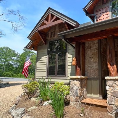 3 BR/3 Bath. Sleeps 10. Custom mountain home in Eagles Nest. Reconnect. Relax. Recharge. ⛰️