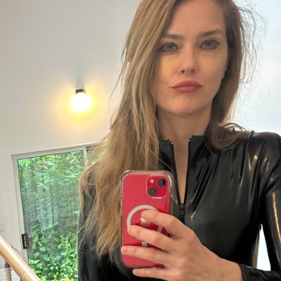 Legendary dominatrix, and classically trained painter. I studied at the Lyme Academy, and MICA. For session inquiries contact me at ingridrampling@gmail.com