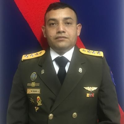 Licenciado en Ciencias y Artes Militares, Especialización en Caballería y Blindado, Aduana y Comercio Exterior.