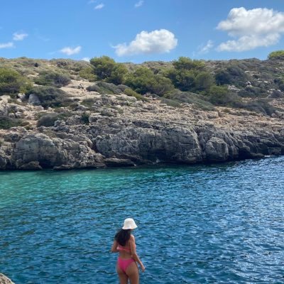 aainoagarcia's profile picture. 🌞🌿📖🦋