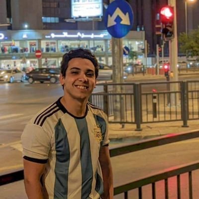 { وَأَنَّهُۥ هُوَ أَضۡحَكَ وَأَبۡكَىٰ- وَأَنَّهُۥ هُوَ أَمَاتَ وَأَحۡیَا }