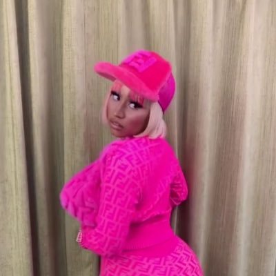 pink birthday stann  (nicki notice 2x🥺)