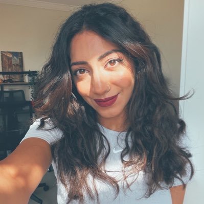 Lebanese born & raised in UAE
Gamer, Guitarist & Content creator
Owner of Sunny Weave
A mother of 4 cats & an African Grey