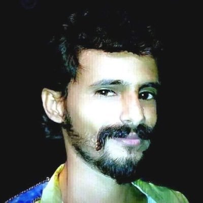 ناشط سياسي يمني واعلامي مستقل
درس في كلية الصحافه والاعلام المستقله
رقم هاتف 776615570