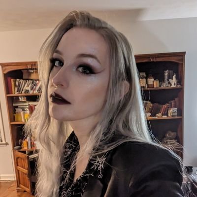 alysonleelmnop's profile picture. She/they. 33. 🔞
🚫AI🚫NFT🚫
I use this account to follow artists I like.
Let's get weird