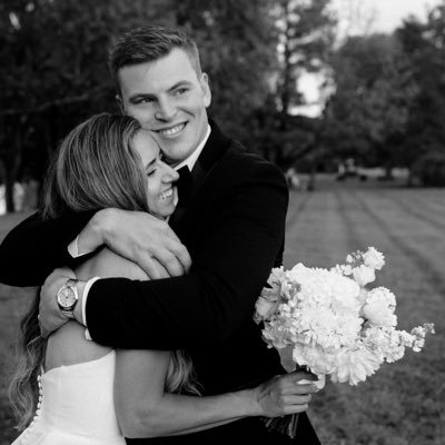 BareJosie's profile picture. livin’ young and reckless / MU Grad / Personal Trainer at Complex 7-Boom Box / @GWellss 💕