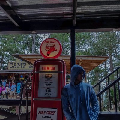 keinnlester's profile picture. bye.