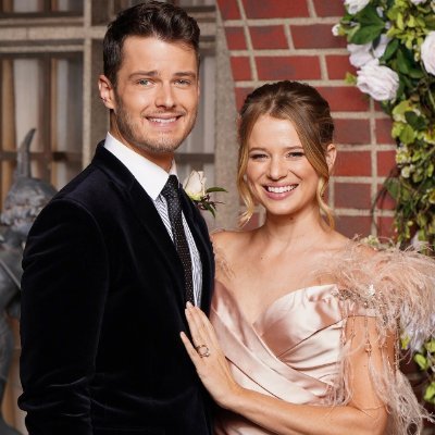 This page is dedicated to the pairing of Kyle Abbott and Summer Newman, played by @Michael_Mealor and #AllisonLanier on The Young and The Restless. #TeamSkyle