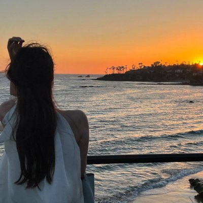 feizighaeyis's profile picture. run own a wine business in Vancouver, mainly in the wine export business