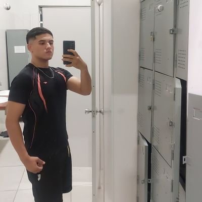 Yuguizera's profile picture. •18y
•@SCInternacional🇦🇹
•💍🤍