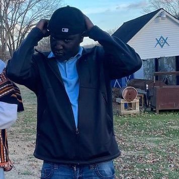 mouchie883's profile picture. 