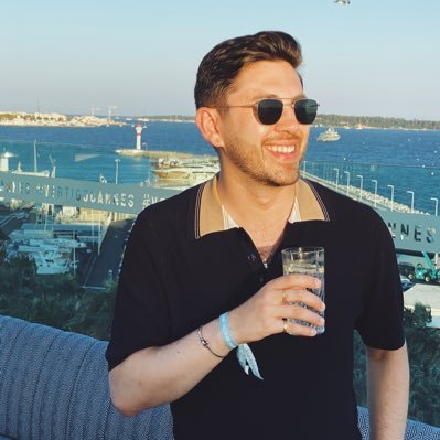 Comms at Meta. OutCast and Pivotal Alumni. Pop culture enthusiast. Bay Area native. Thoughts are my own.