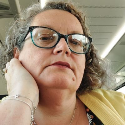 Communications manager @uk_tinnitus. Chartered PR practitioner. Yarn addict, stitcher, geocacher, bookworm, gardener, Northerner. Living with MS. Views my own.