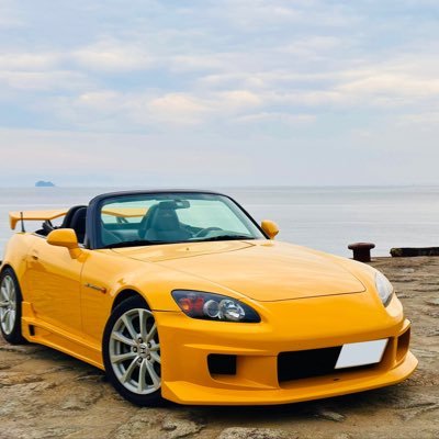 左ハンドルのs2000とビートに乗ってる今は茨城県民のやつ