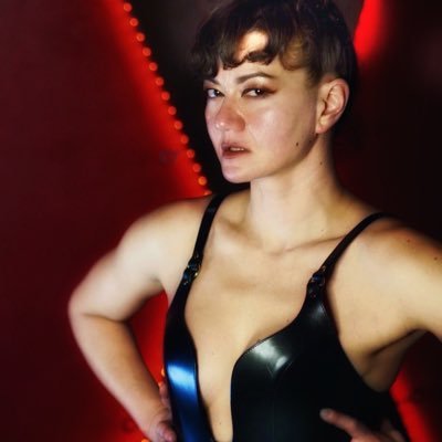 An insatiable appetite for all your kinky corners. Apprentice Domina @ Fetish House ⛓️⛓️⛓️⛓️⛓️Enquiries: vanitychains@gmail.com.⛓️⛓️⛓️⛓️⛓️Beem @VanityChains