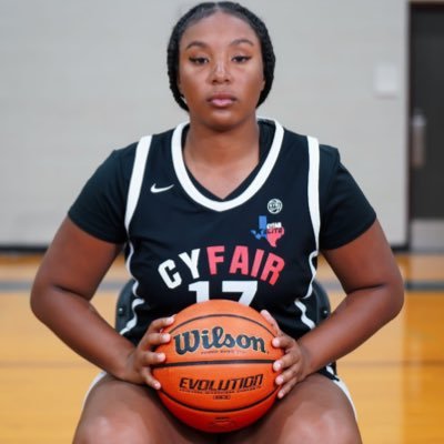 5’11 Center PHS 24' Varsity basketball Cyfair elite 17U #17