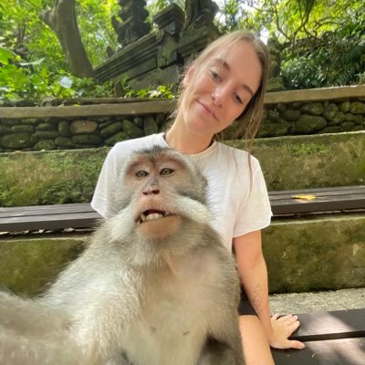 julia_beach13's profile picture. 