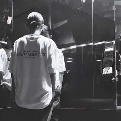 08_sk8erboi_09's profile picture. 藍色と音楽のことが好きな人。色んな物に興味があるので様々なもの、こと、人をフォローします。 右でも左でもなく自由に自分の道を。人は辿れば皆親戚。足るを知る。非戦創祭、核のない世界を🕊#会食恐怖症 　#橋の下世界音楽祭 　#犬式　#三宅洋平 #THABLUEHERB 　#ZORN　#turtleisland　#T字路s