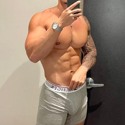Comparto porno gay casero 🔞 Sígueme y escribe para pedir más 📩 / psdt: NO MENORES / SI HAY CONTENIDO TUYO QUE QUIERES SE ELIMINE, ESCRÍBEME.