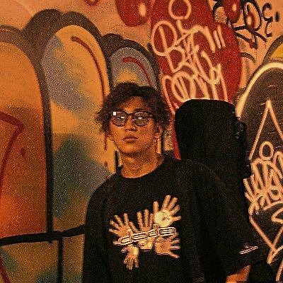 『ユウタロウ』って言います。メジャーデビューを目指している“18歳”シンガーソングライター、目標は大好きな優里さんと共演すること、高校野球と邦ロックが好き! 僕の唄を聴いてみてください!フォローしてね→https://t.co/henlxSnEIj