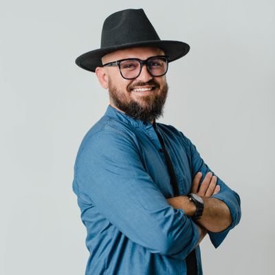 alberttomiranda's profile picture. ¿Qué puedo hacer por tu marca?
•Marketing
•Publicidad
•Diseño gráfico
•Atención al cliente