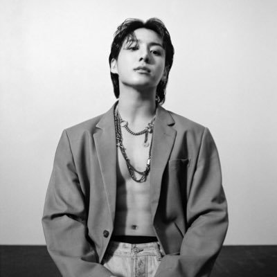 elsainthebox's profile picture. warned me to make the rules or play the fool, it ain’t that hard to choose