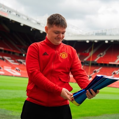 🎮 Player for @ManUtd Champion eFootball Pro(2022) 🥇 Champion eFootball Pro(2023) 🥇 MVP EFP (2022) 🥇Best Scorer (2022) ✉️lucas.lorge7@gmail.com