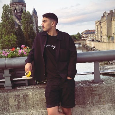 bouzroutii's profile picture. 